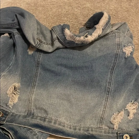 Cison Distressed Denim Jacket - Picture 4 of 5
